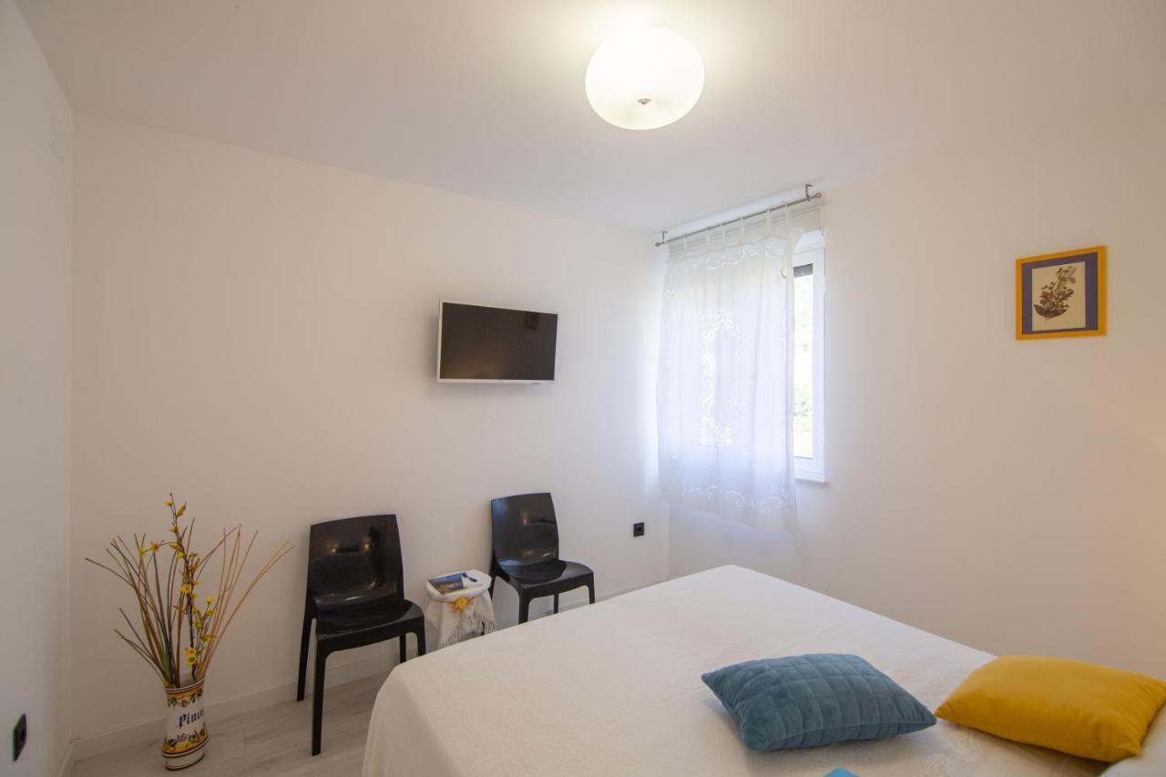 Apartments Nona Draga Komiža 外观 照片